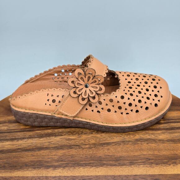 L'artiste Spring Step Shoes Womens 7.5 Tan Leather Mary Jane Perforated Mules - Picture 1 of 8
